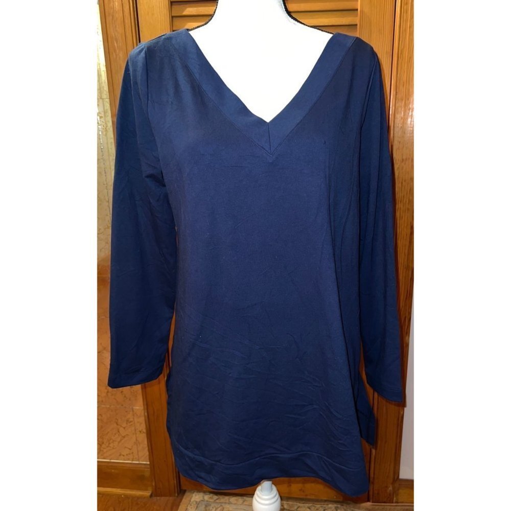 Chico's Navy V-Neck Women's Tunic -- (1) Medium